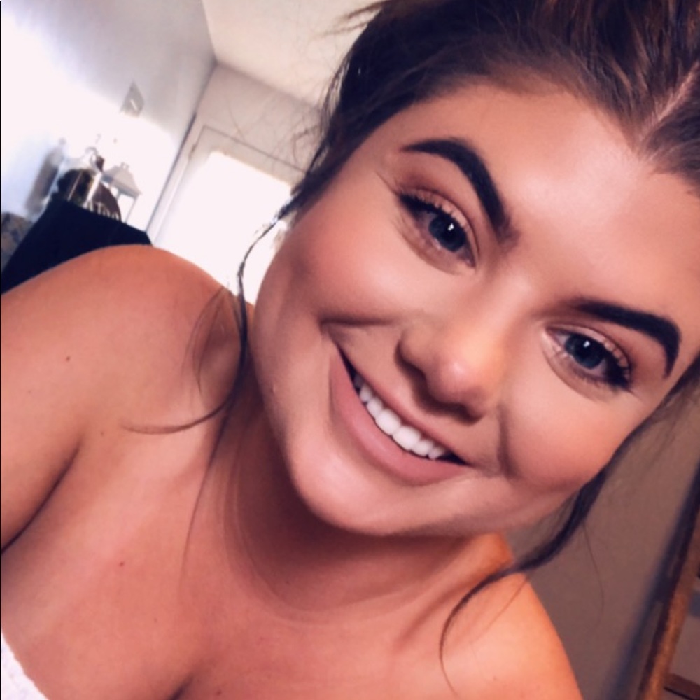 Meet your Posher, Ashlee